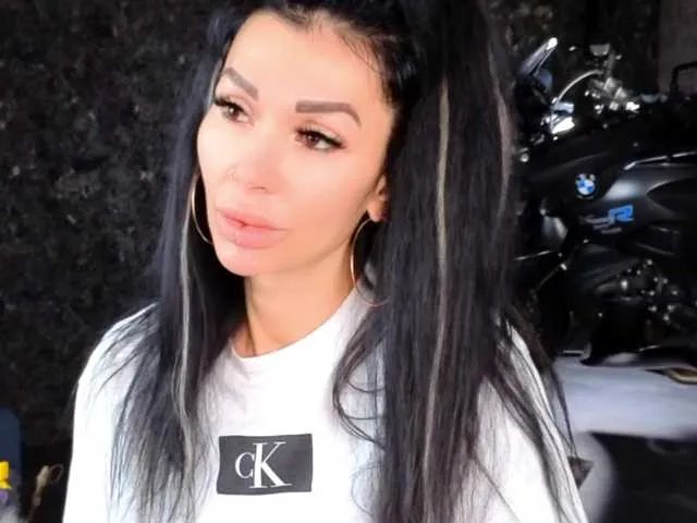 -BABAYAGA- on BongaCams 